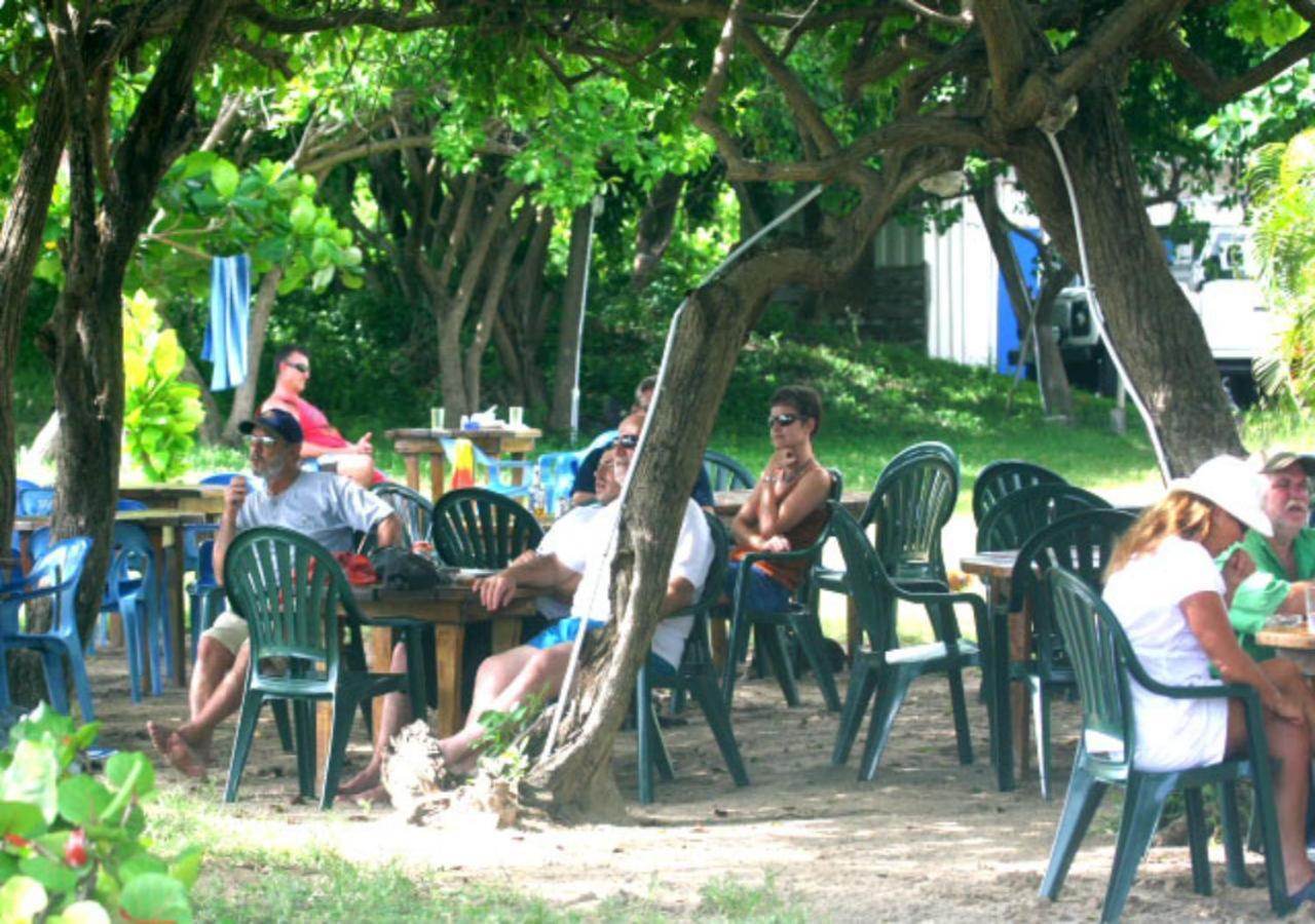 The Reef Beach Huts Hotel Vieux Fort Luaran gambar